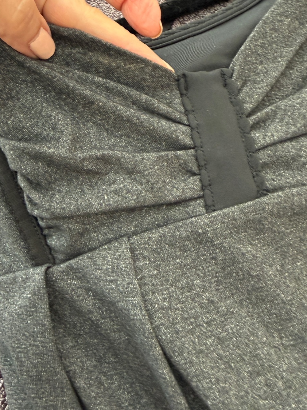 Lululemon blk/gray Strappy workout top - Picture 4 of 6